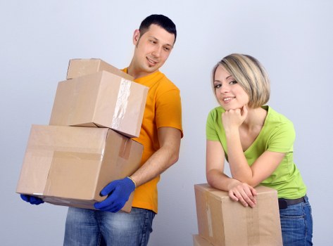 Removal vehicle prepared for a scheduled UK home move